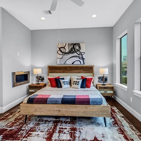 Modern, Houston Inspired House With Best Views Of Downtown! - Less Than 1 Mile To Eado Midtown Bars Home Bagian luar foto