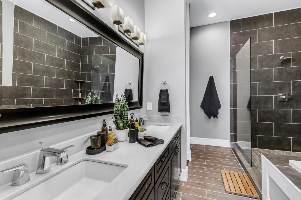 Modern, Houston Inspired House With Best Views Of Downtown! - Less Than 1 Mile To Eado Midtown Bars Home Bagian luar foto